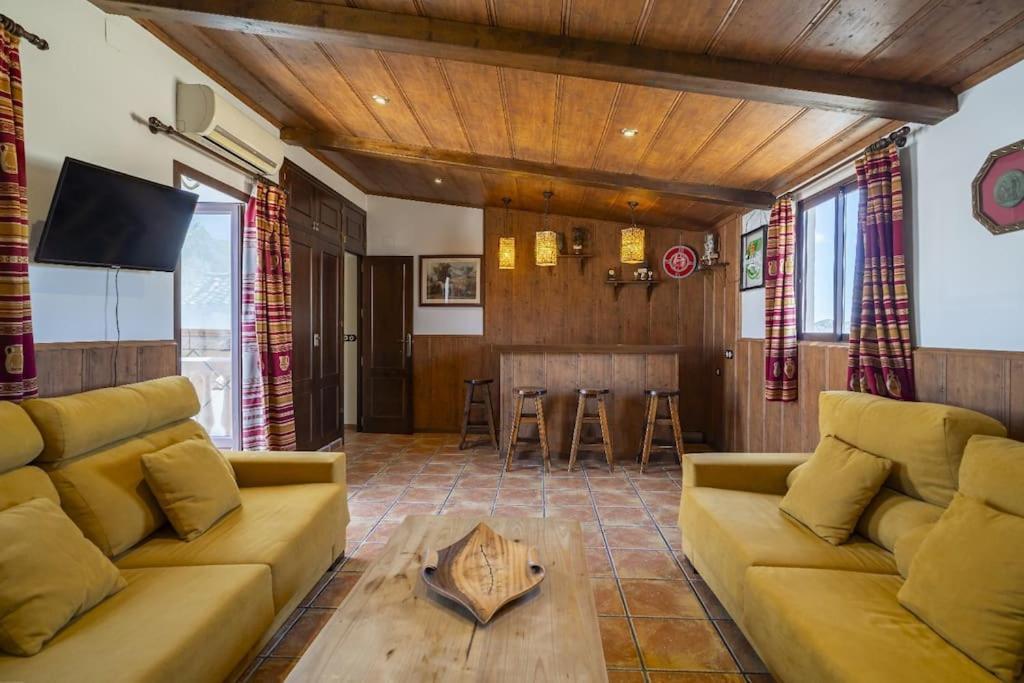 Casa Con Patio Y Terraza En Barrio Historico De La Villa, Junto Al Adarve 普里埃格·德·科尔多巴 外观 照片