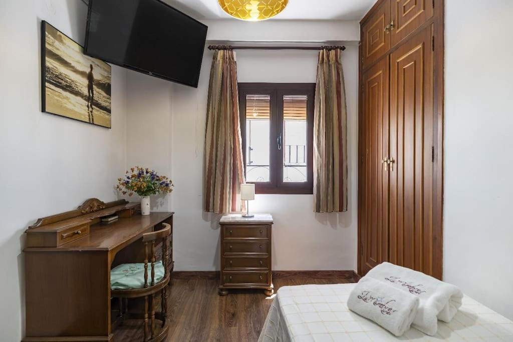 Casa Con Patio Y Terraza En Barrio Historico De La Villa, Junto Al Adarve 普里埃格·德·科尔多巴 外观 照片